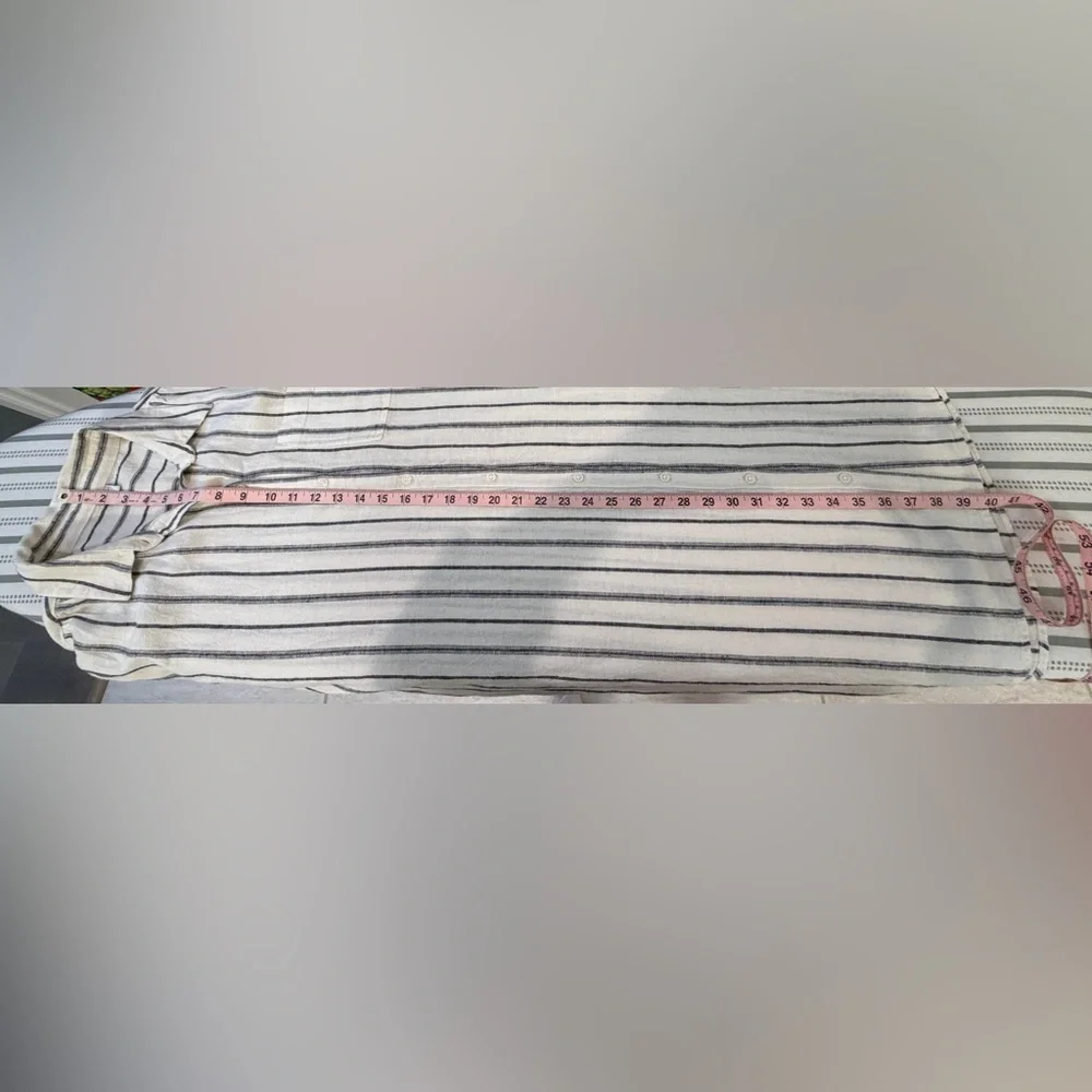 NEOT - Old Navy Cream Button Down Shirt Dress with Black Stripe Detail - Picture 7 of 7